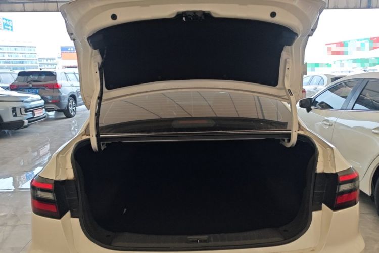 Used Venucia D60 2021 PLUS 1.6L XL CVT Yue Ling Edition Trunk