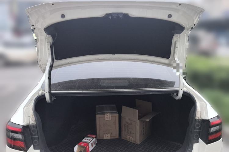 Used Venucia D60 2021 PLUS 1.6L XL CVT Yue Ling Edition Trunk