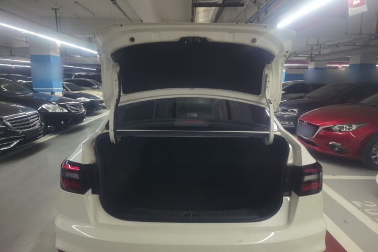 Used Venucia D60 2021 PLUS 1.6L XL CVT Yue Ling Edition Trunk