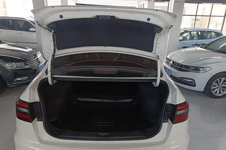 Used Venucia D60 2021 PLUS 1.6L XL CVT Yue Ling Edition Trunk