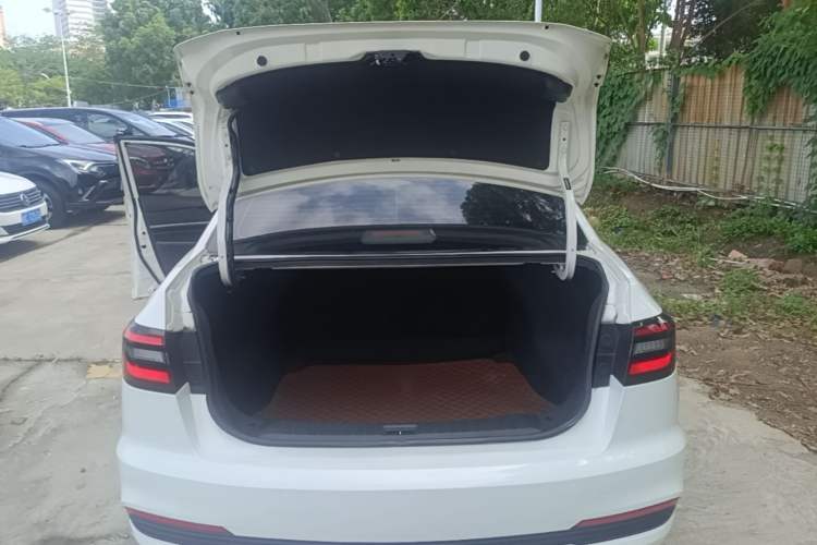 Used Venucia D60 2021 PLUS 1.6L XL CVT Yue Ling Edition Trunk