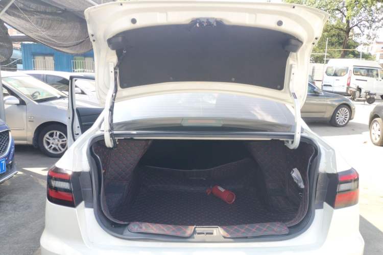 Used Venucia D60 2021 PLUS 1.6L XL CVT Yue Ling Edition Trunk