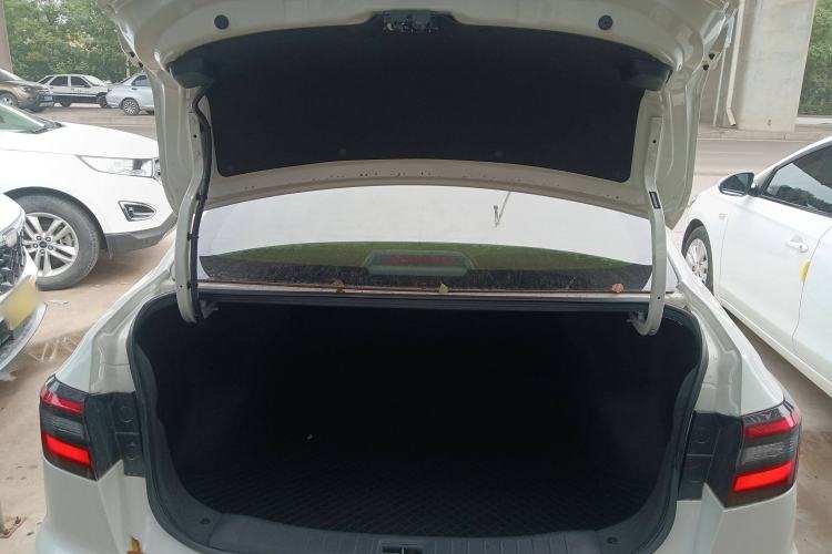 Used Venucia D60 2021 PLUS 1.6L XL CVT Yue Ling Edition Trunk