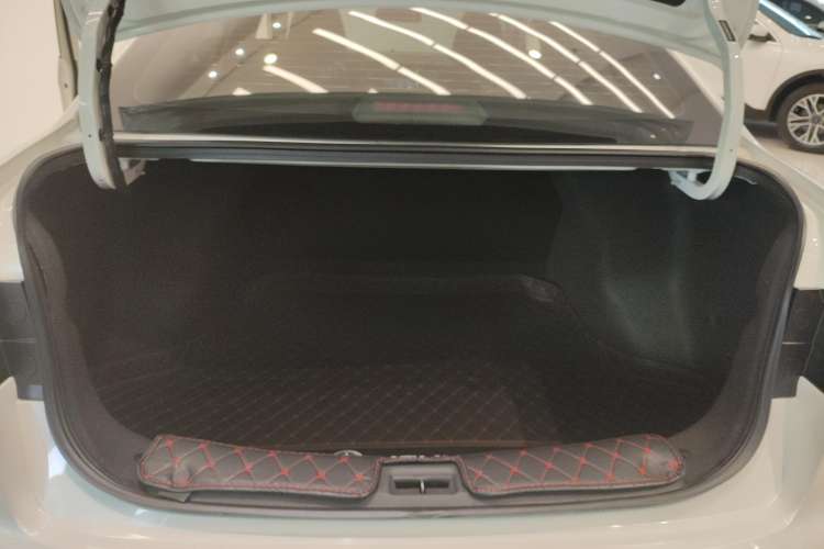 Used Venucia D60 2021 PLUS 1.6L XL CVT Yue Ling Edition Trunk