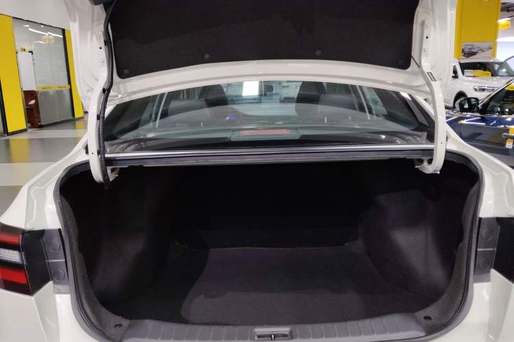 Used Venucia D60 2021 PLUS 1.6L XL CVT Yue Ling Edition Trunk