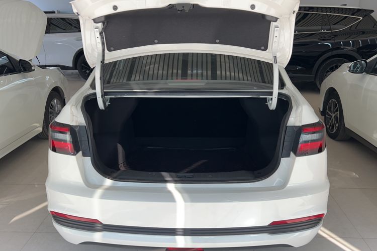 Used Venucia D60 2021 PLUS 1.6L XL CVT Yue Ling Edition Trunk
