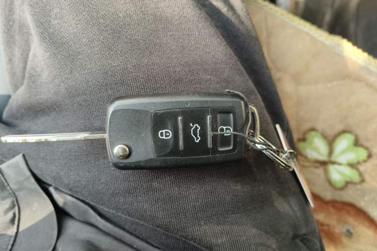 Used Venucia D60 2021 1.6L Entry Manual Comfort Edition Vehicle Key