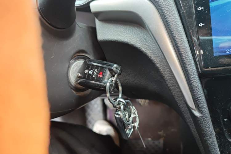 Used Venucia D60 2021 1.6L Entry Manual Comfort Edition Vehicle Key