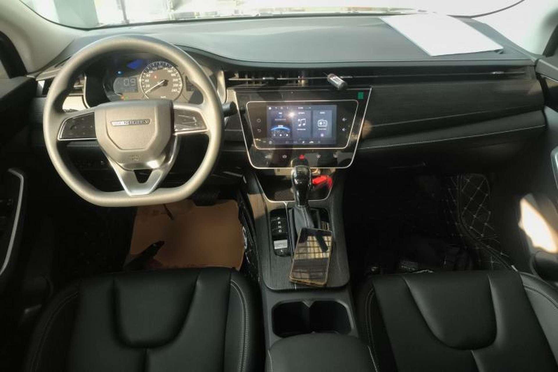 Used Venucia D60 2023 PLUS 1.6L XL CVT Yue Ling Edition Center Console