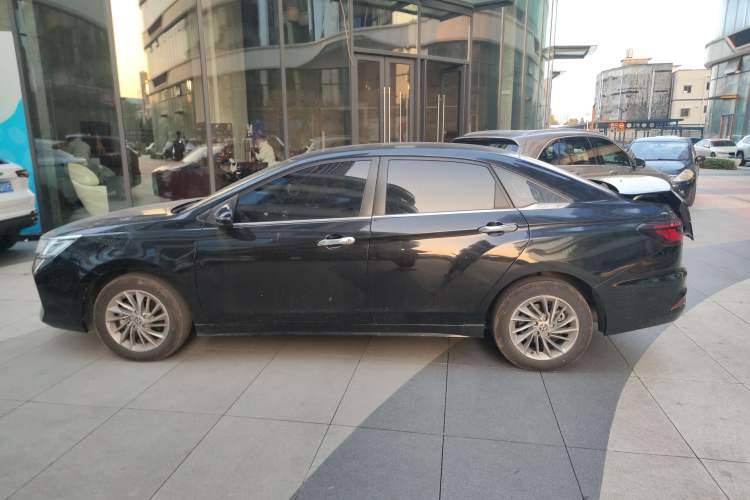 Used Venucia D60 2023 PLUS 1.6L XL CVT Yue Ling Edition Exterior 3