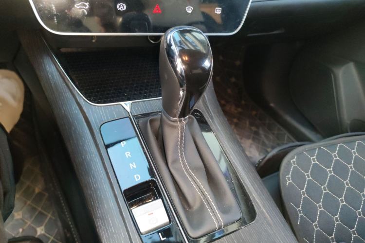 Used Venucia D60 2023 PLUS 1.6L XL CVT Yue Ling Edition Gear Lever