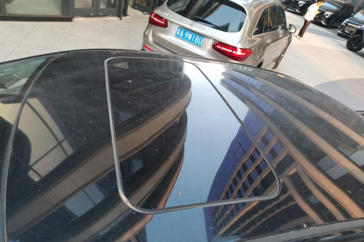 Used Venucia D60 2023 PLUS 1.6L XL CVT Yue Ling Edition Roof