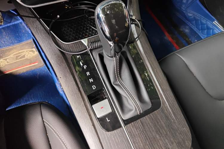 Used Venucia D60 2023 PLUS 1.6L XL CVT Yue Ling Edition Gear Lever