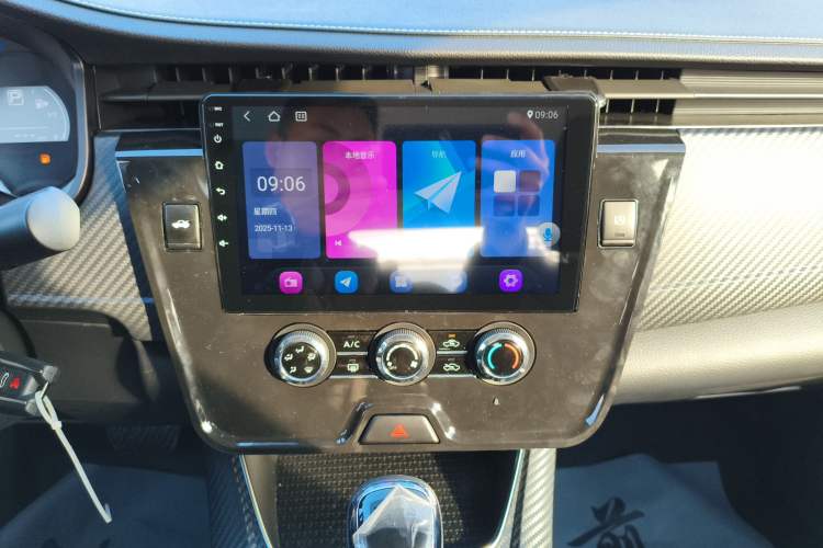 Used Venucia D60 2023 PLUS 1.6L XE CVT Trendy Edition Audio And AC Panel
