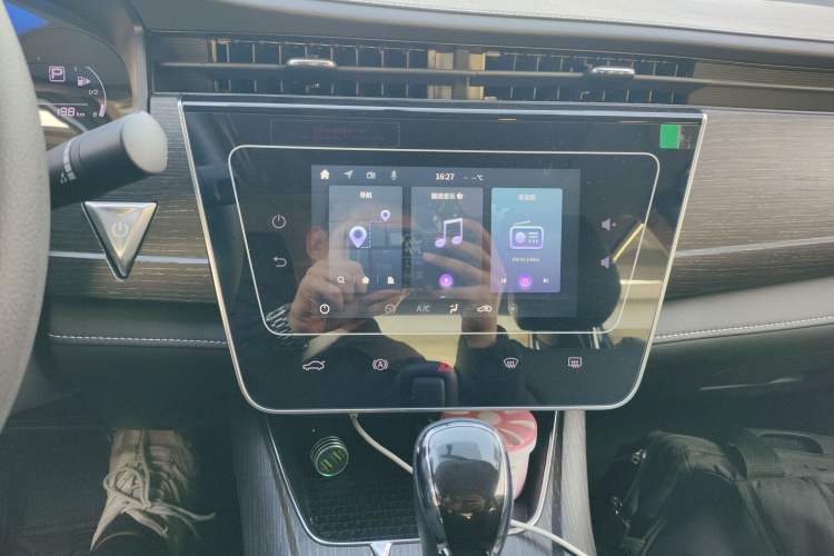 Used Venucia D60 2023 PLUS 1.6L XL CVT Yue Ling Edition Audio And AC Panel