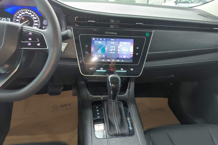 Used Venucia D60 2023 PLUS 1.6L XL CVT Yue Ling Edition Audio And AC Panel