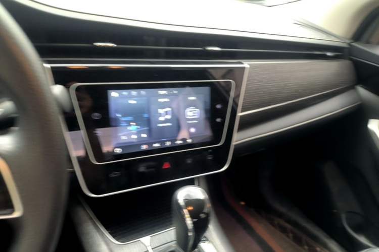 Used Venucia D60 2023 PLUS 1.6L XL CVT Yue Ling Edition Audio And AC Panel
