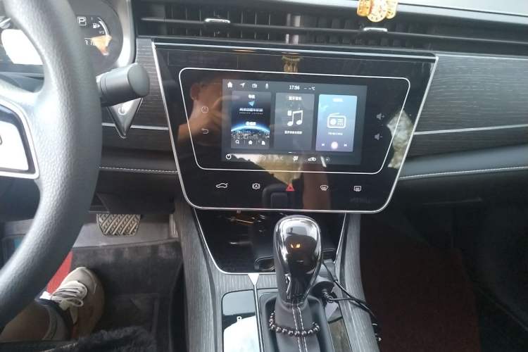 Used Venucia D60 2023 PLUS 1.6L XL CVT Yue Ling Edition Audio And AC Panel
