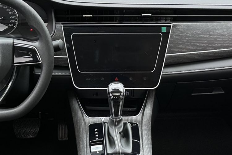 Used Venucia D60 2023 PLUS 1.6L XL CVT Yue Ling Edition Audio And AC Panel
