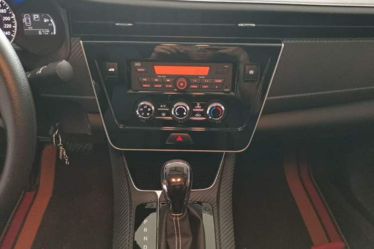 Used Venucia D60 2023 PLUS 1.6L XE CVT Trendy Edition Audio And AC Panel