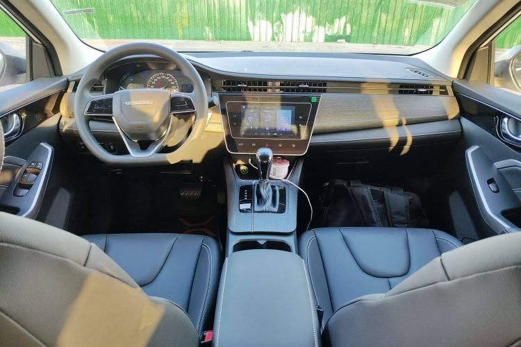 Used Venucia D60 2023 PLUS 1.6L XL CVT Yue Ling Edition Center Console
