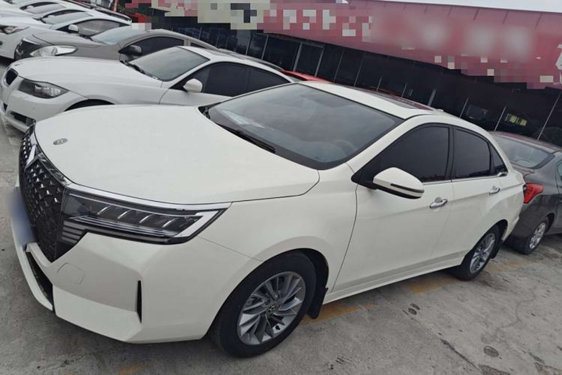 Used Venucia D60 2023 PLUS 1.6L XL CVT Yue Ling Edition Exterior 5