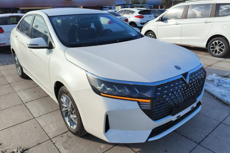 Used Venucia D60 2023 PLUS 1.6L XE CVT Trendy Edition Front Right 45 Deg