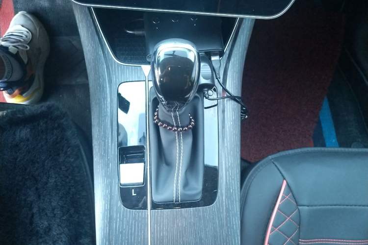 Used Venucia D60 2023 PLUS 1.6L XL CVT Yue Ling Edition Gear Lever