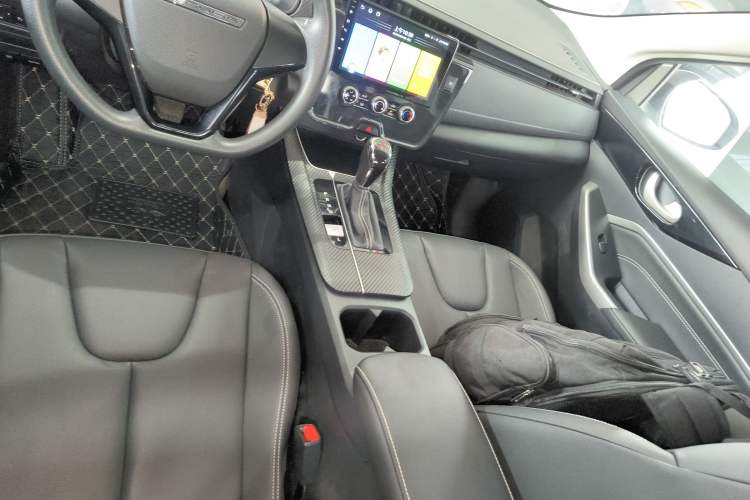 Used Venucia D60 2023 PLUS 1.6L XE CVT Trendy Edition Gear Lever