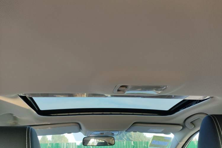 Used Venucia D60 2023 PLUS 1.6L XL CVT Yue Ling Edition Headliner