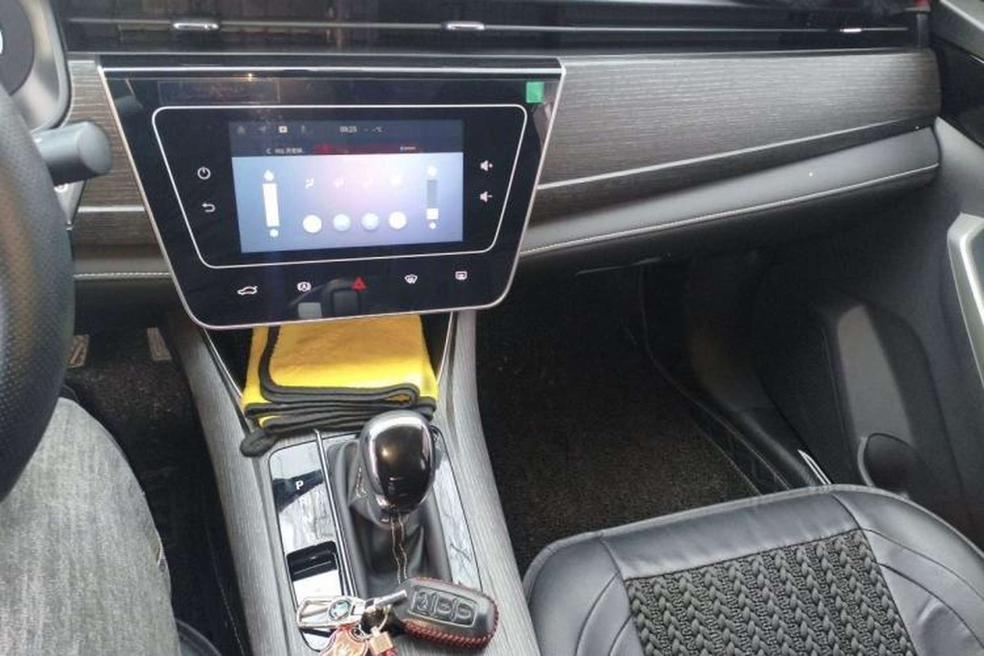 Used Venucia D60 2023 PLUS 1.6L XL CVT Yue Ling Edition Interior 3