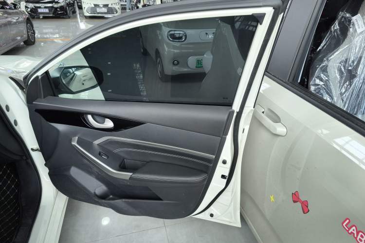 Used Venucia D60 2023 PLUS 1.6L XE CVT Trendy Edition Interior 5