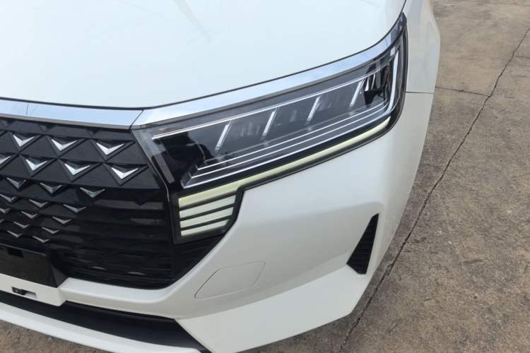 Used Venucia D60 2023 PLUS 1.6L XL CVT Yue Ling Edition Left Front Headlight