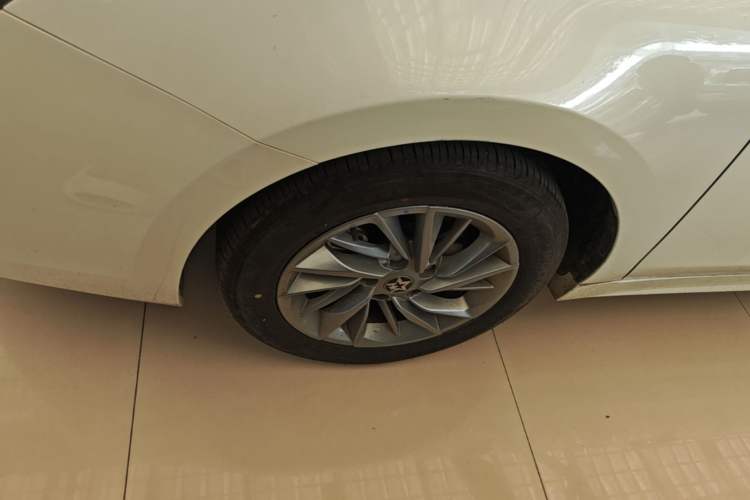 Used Venucia D60 2023 PLUS 1.6L XL CVT Yue Ling Edition Left Front Wheel Hub