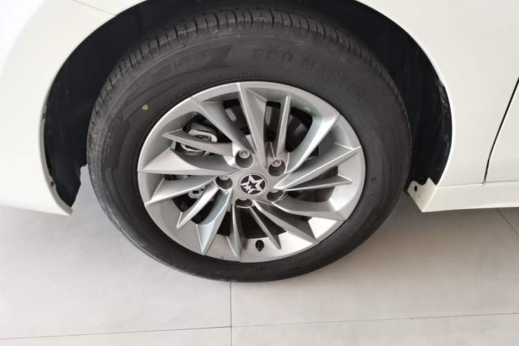 Used Venucia D60 2023 PLUS 1.6L XE CVT Trendy Edition Left Front Wheel Hub