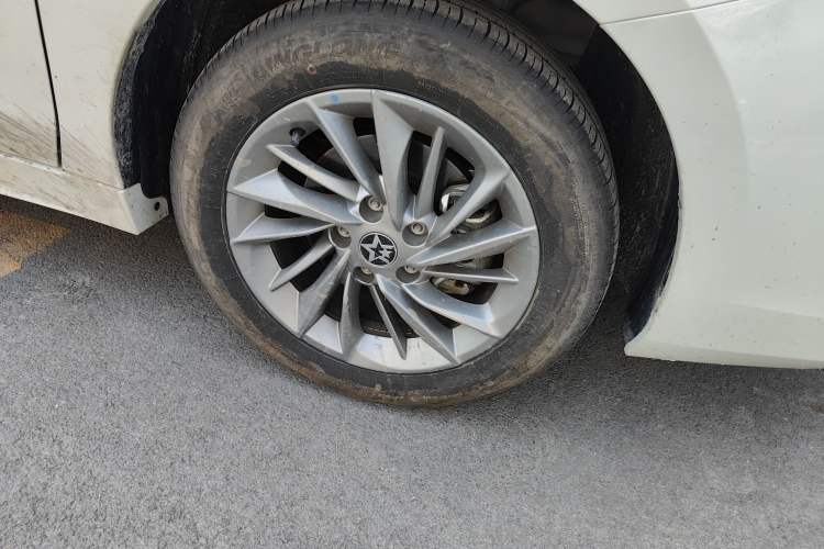 Used Venucia D60 2023 PLUS 1.6L XE CVT Trendy Edition Right Front Wheel Hub