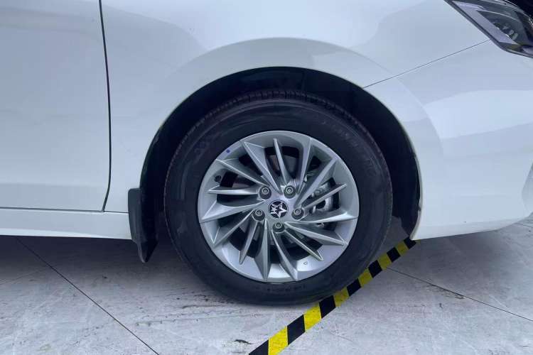 Used Venucia D60 2023 PLUS 1.6L XL CVT Yue Ling Edition Right Front Wheel Hub