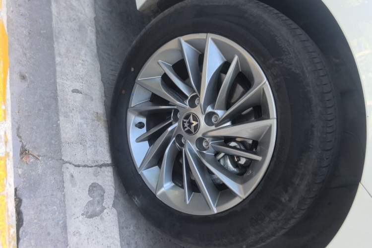Used Venucia D60 2023 PLUS 1.6L XE CVT Trendy Edition Right Front Wheel Hub