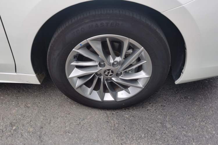 Used Venucia D60 2023 PLUS 1.6L XL CVT Yue Ling Edition Right Front Wheel Hub