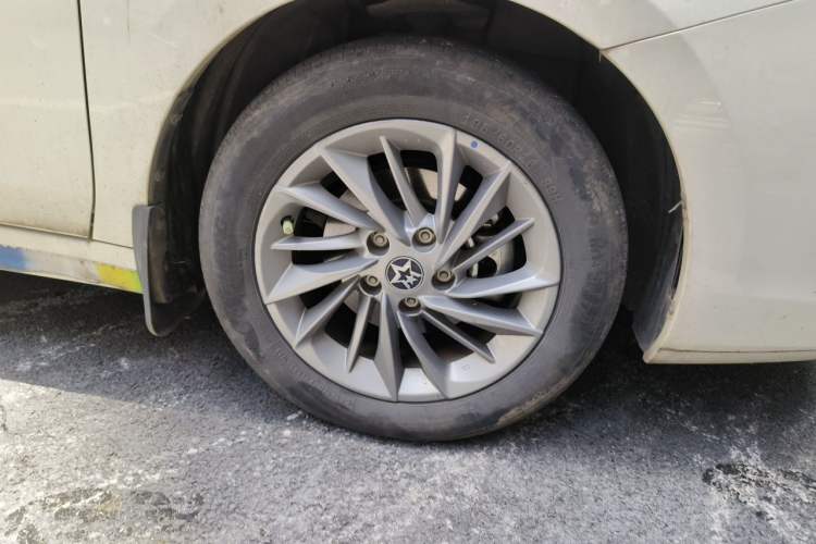 Used Venucia D60 2023 PLUS 1.6L XL CVT Yue Ling Edition Right Front Wheel Hub