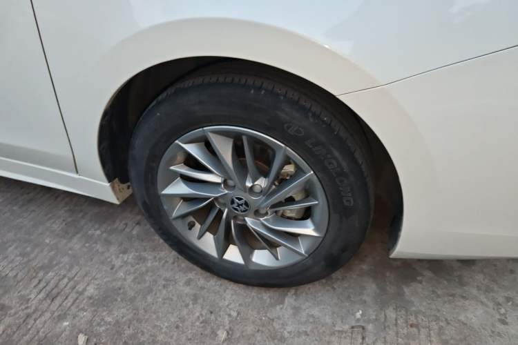 Used Venucia D60 2023 PLUS 1.6L XE CVT Trendy Edition Right Front Wheel Hub