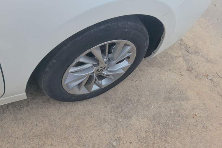 Used Venucia D60 2023 PLUS 1.6L XL CVT Yue Ling Edition Right Rear Wheel Hub