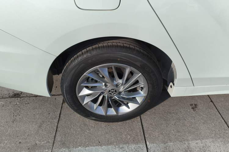 Used Venucia D60 2023 PLUS 1.6L XE CVT Trendy Edition Right Rear Wheel Hub