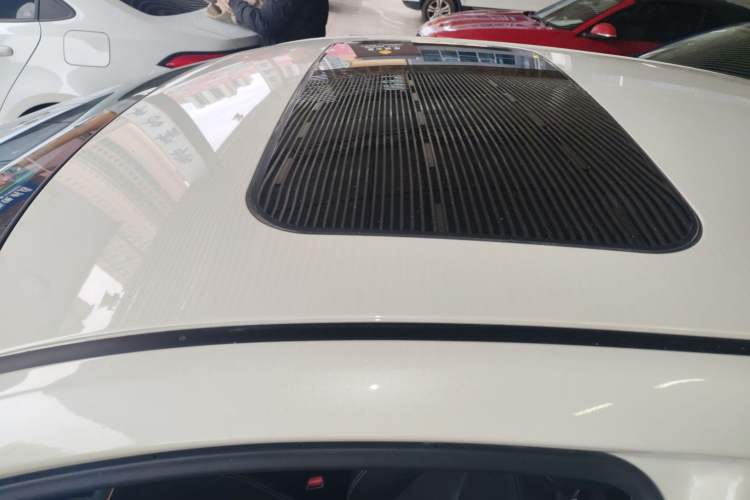 Used Venucia D60 2023 PLUS 1.6L XL CVT Yue Ling Edition Roof