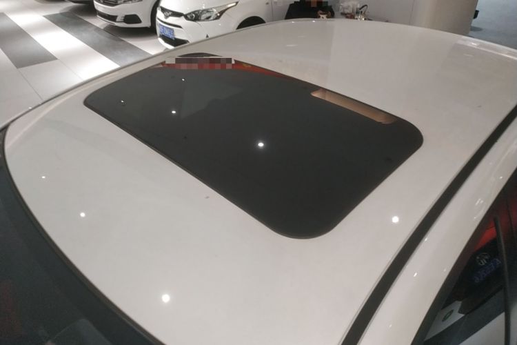 Used Venucia D60 2023 PLUS 1.6L XL CVT Yue Ling Edition Roof