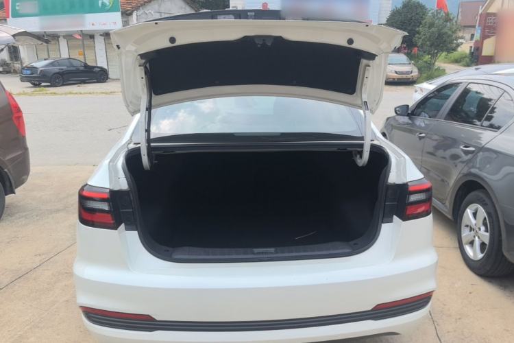 Used Venucia D60 2023 PLUS 1.6L XL CVT Yue Ling Edition Trunk