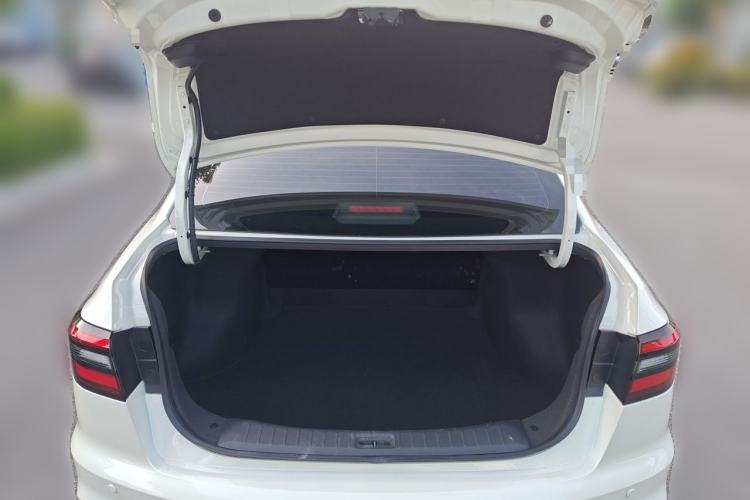 Used Venucia D60 2023 PLUS 1.6L XL CVT Yue Ling Edition Trunk