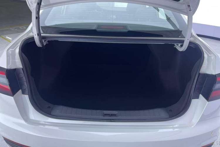 Used Venucia D60 2023 PLUS 1.6L XL CVT Yue Ling Edition Trunk