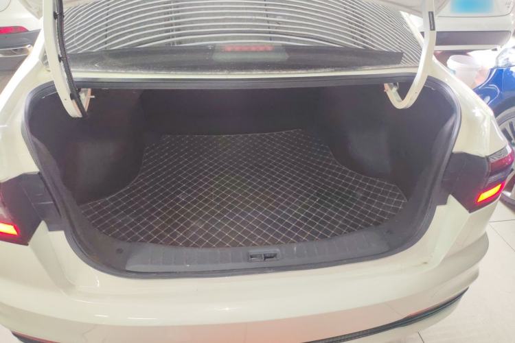 Used Venucia D60 2023 PLUS 1.6L XL CVT Yue Ling Edition Trunk
