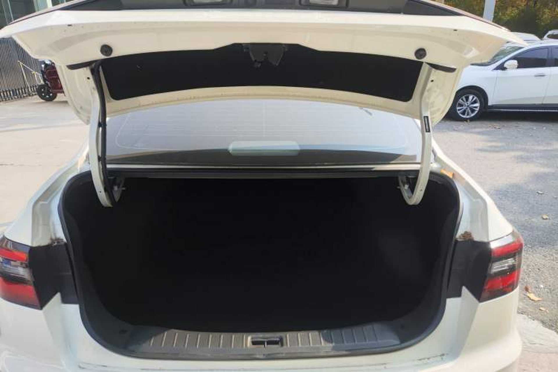 Used Venucia D60 2023 PLUS 1.6L XL CVT Yue Ling Edition Trunk
